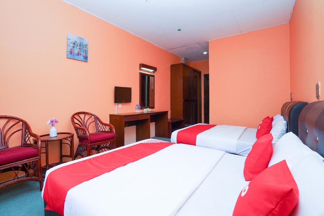 Oyo 44020 Kejora Garden Resort كامبونغ باسير بوغاك المظهر الخارجي الصورة