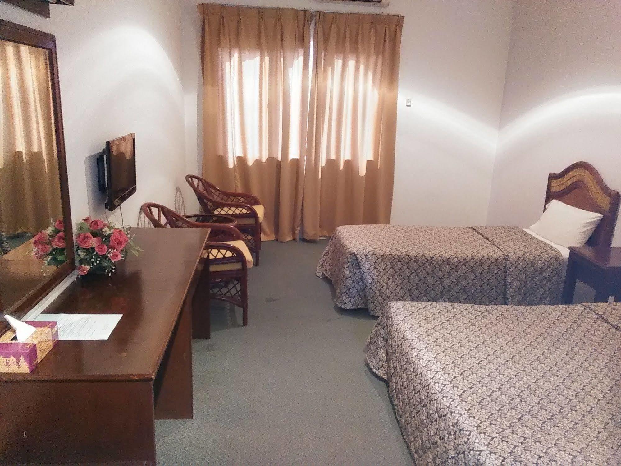 Oyo 44020 Kejora Garden Resort كامبونغ باسير بوغاك المظهر الخارجي الصورة